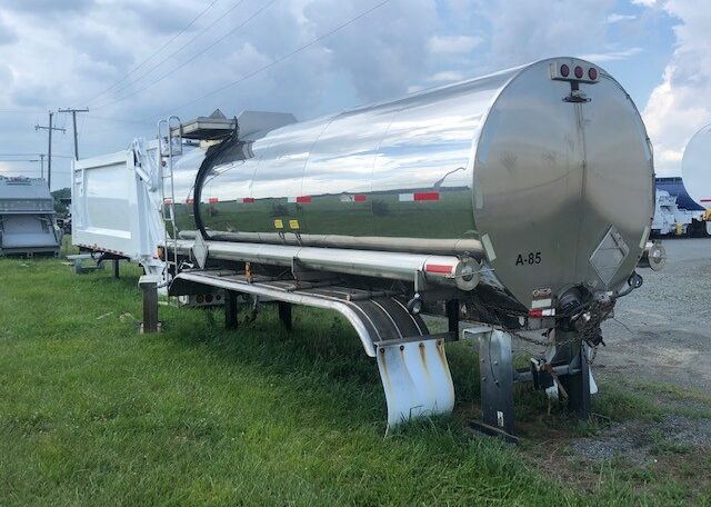 3000 Gallon Water Tank Truck