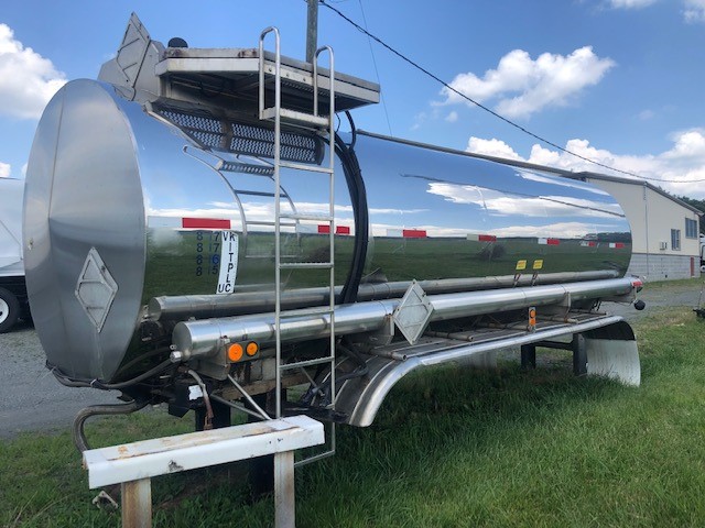 3000 Gallon Water Tank Truck